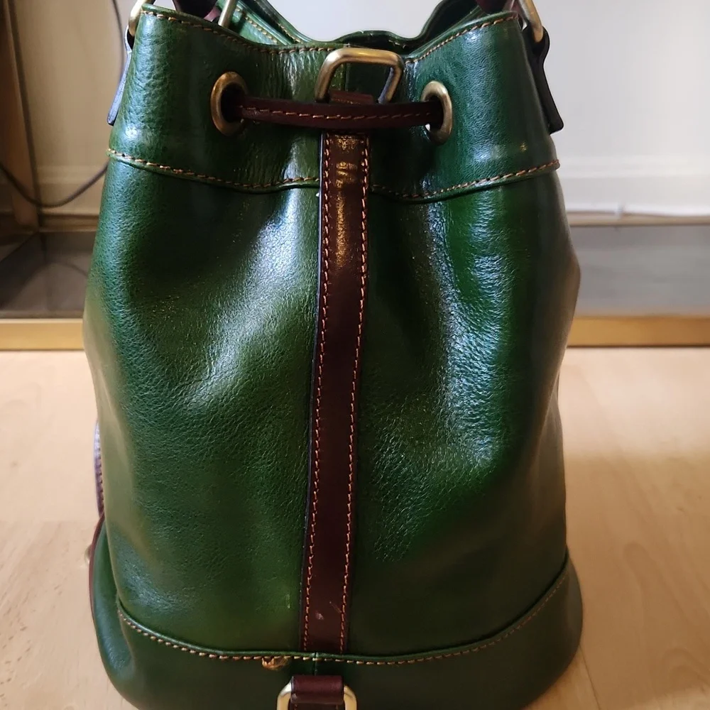 Time Resistance Green Leather Bucket Bag - Picture 7 of 15